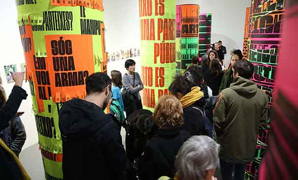 Exposició "Pirulís. Columnes d'expressió lliure"