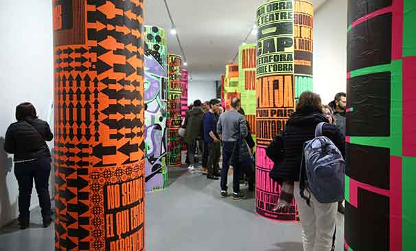 Exposició "Pirulís. Columnes d'expressió lliure"