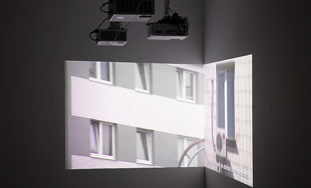 Exposició Ple de forats