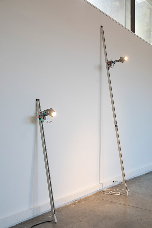 Exposició Ple de forats